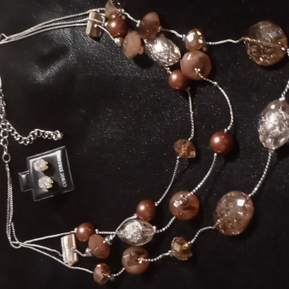 Kenneth cole glass beaded with accents & a pair of cubic zirconia stud earrings